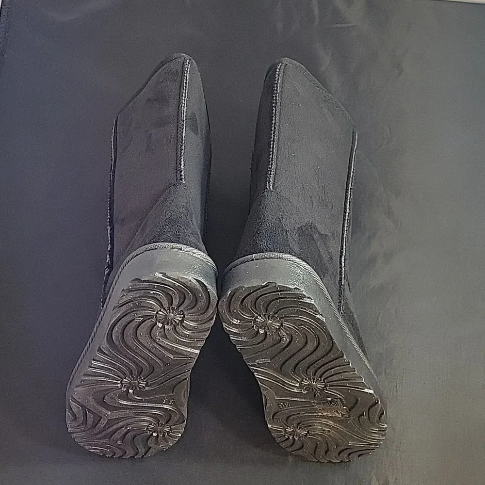 BRAND NEW SBVP PILEDLINED WEATHER SUEDE BOOTIES
